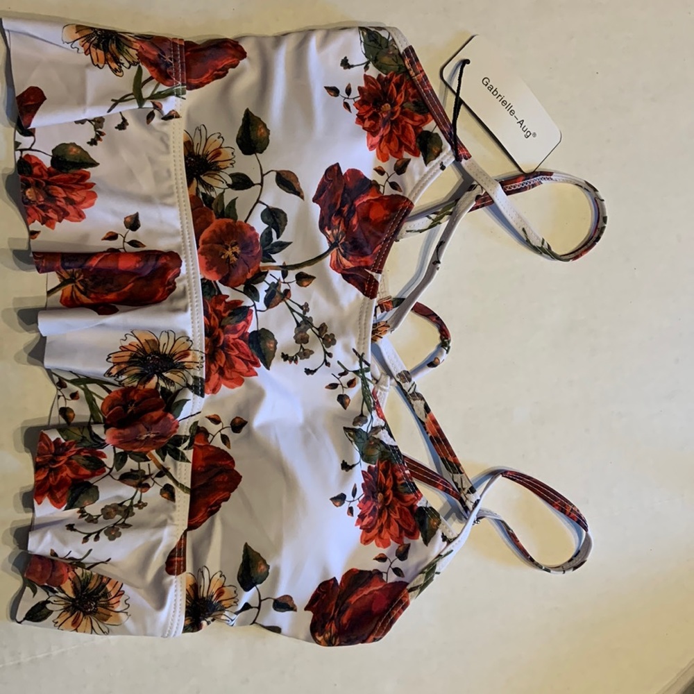 Gabrielle Aug women’s floral swim top